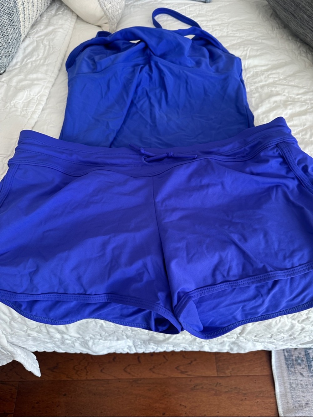 Athleta bathing suit set-blue swim top, shorts set with rashguard top - Picture 3 of 8